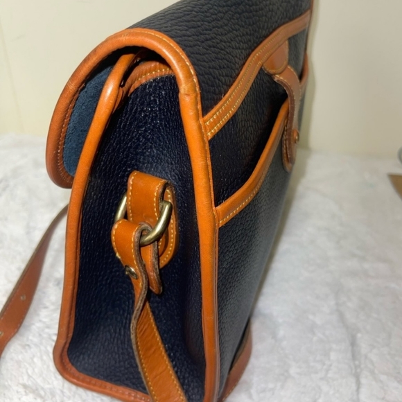 HOST PICK 4X'S...VINTAGE DOONEY & BOURKE BLUE/TAN CROSSBODY - Picture 6 of 11